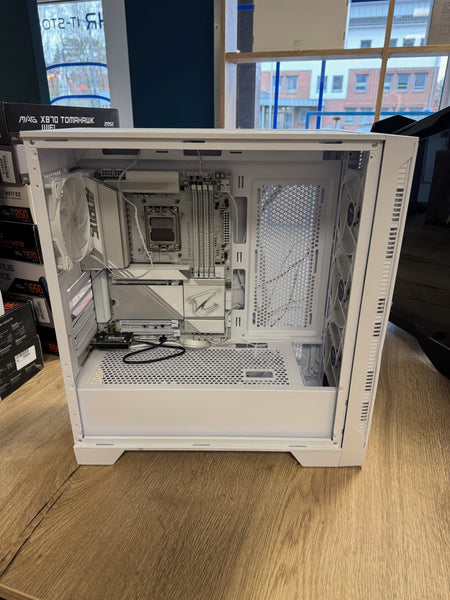 MSI PC-Gehäuse inkl. Mainboard X870E