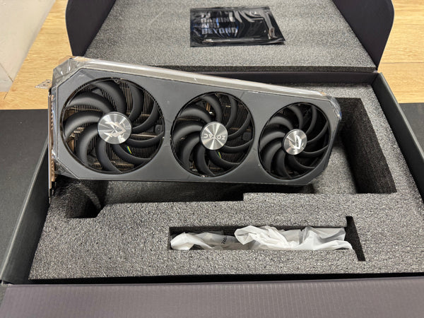 Zotac RTX 5070 Ti AMP Extreme Ultra 16G