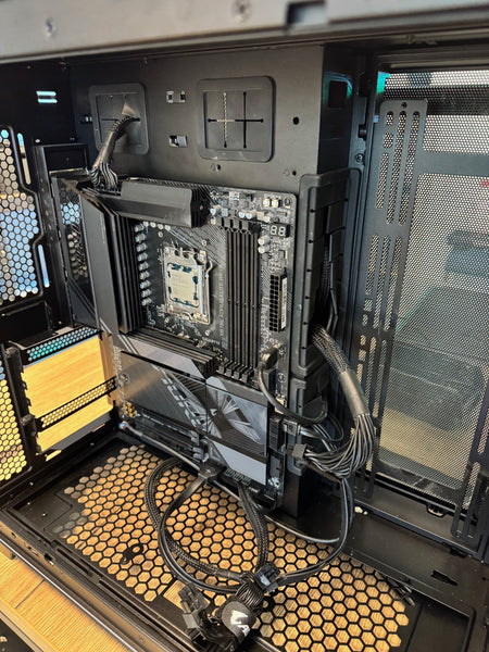 PC-Gehäuse / Mainboard / CPU / Netzteil